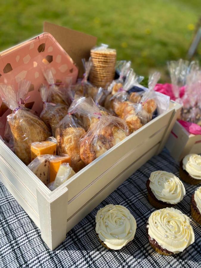 Dereham Gingerbread Cottage Yurts מראה חיצוני תמונה