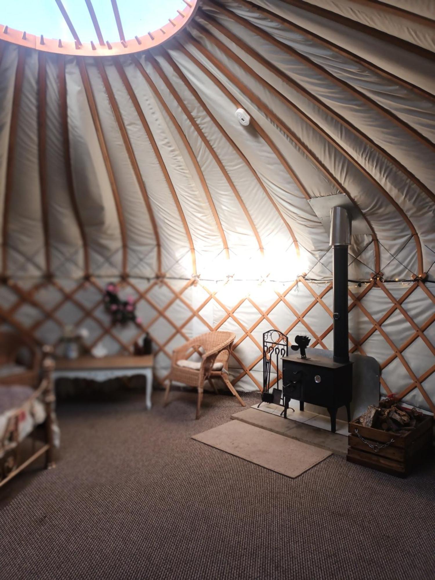Dereham Gingerbread Cottage Yurts מראה חיצוני תמונה