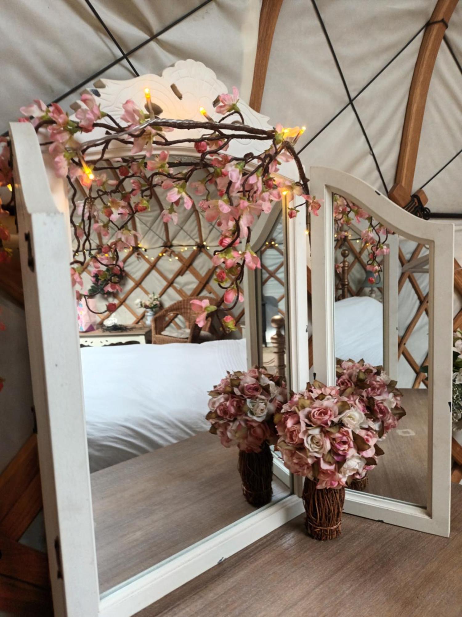 Dereham Gingerbread Cottage Yurts מראה חיצוני תמונה